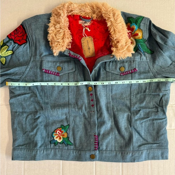 NWT Natural Life Denim Jacket with embroidered floral patches+faux fur Size XL - Picture 9 of 15